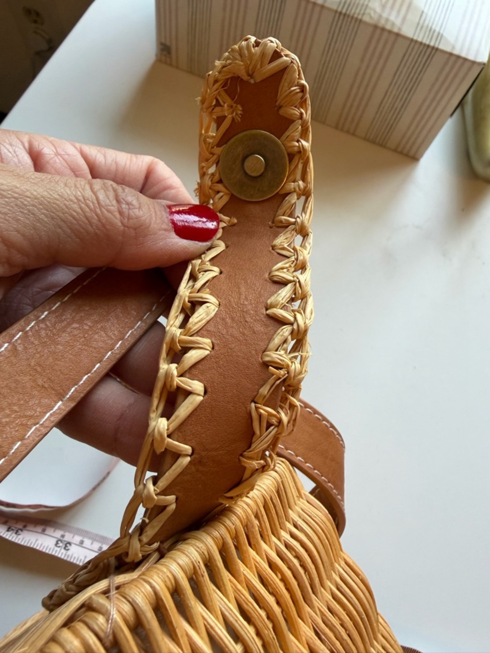Round Woven Crossbody Bag in Natural/Tan GUC - Picture 14 of 14